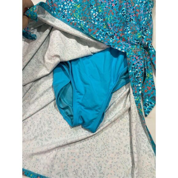 LANDS' END Size 8 Chlorine Resistant UPF 50 Sweetheart Swimdress MSRP $135 - Picture 4 of 7